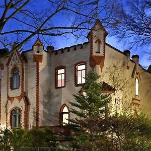 https://lilienthalschlosschen.find-berlin-hotels.com